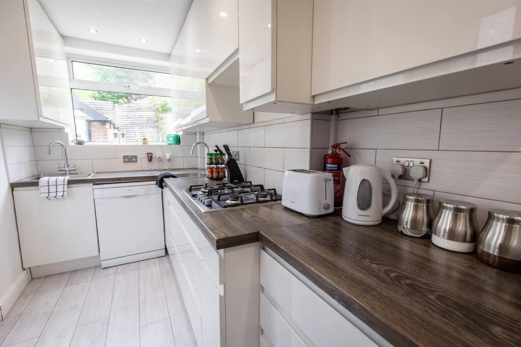 Windsor House 3 Bedrooms Sleeps 8 Manchester Eksteriør billede