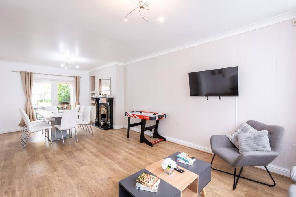 Windsor House 3 Bedrooms Sleeps 8 Manchester Eksteriør billede