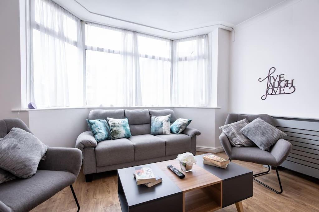 Windsor House 3 Bedrooms Sleeps 8 Manchester Eksteriør billede