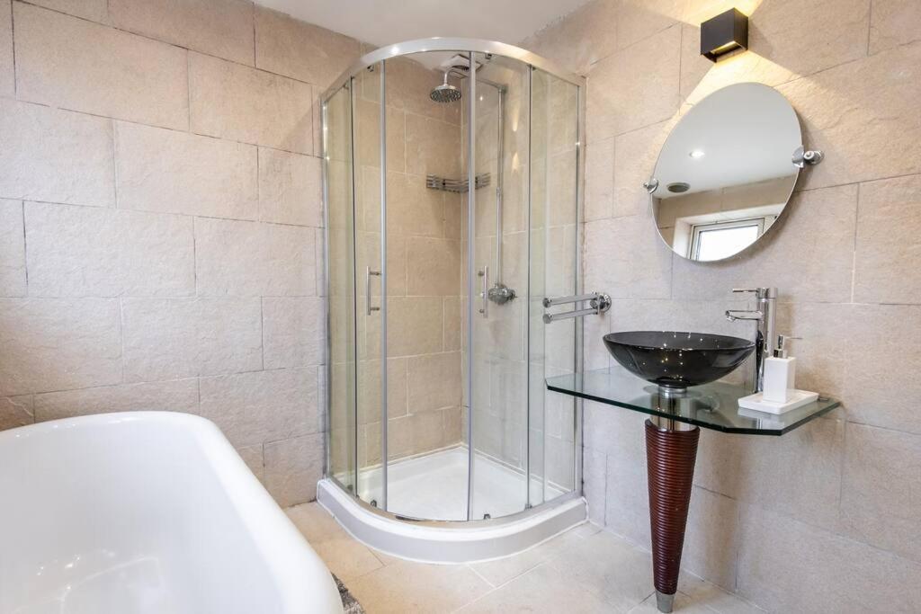 Windsor House 3 Bedrooms Sleeps 8 Manchester Eksteriør billede